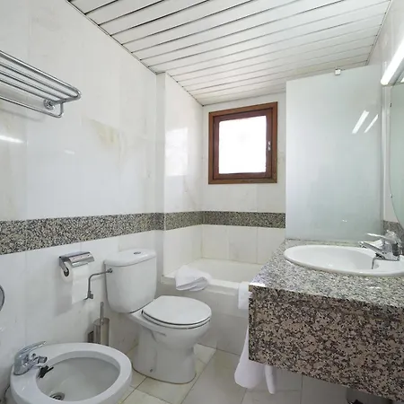 Abrat Hotel 3*